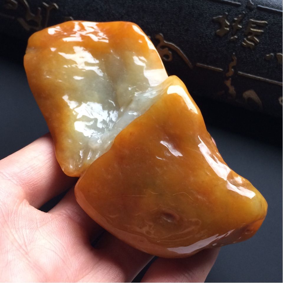 糯冰种黄翡毛料