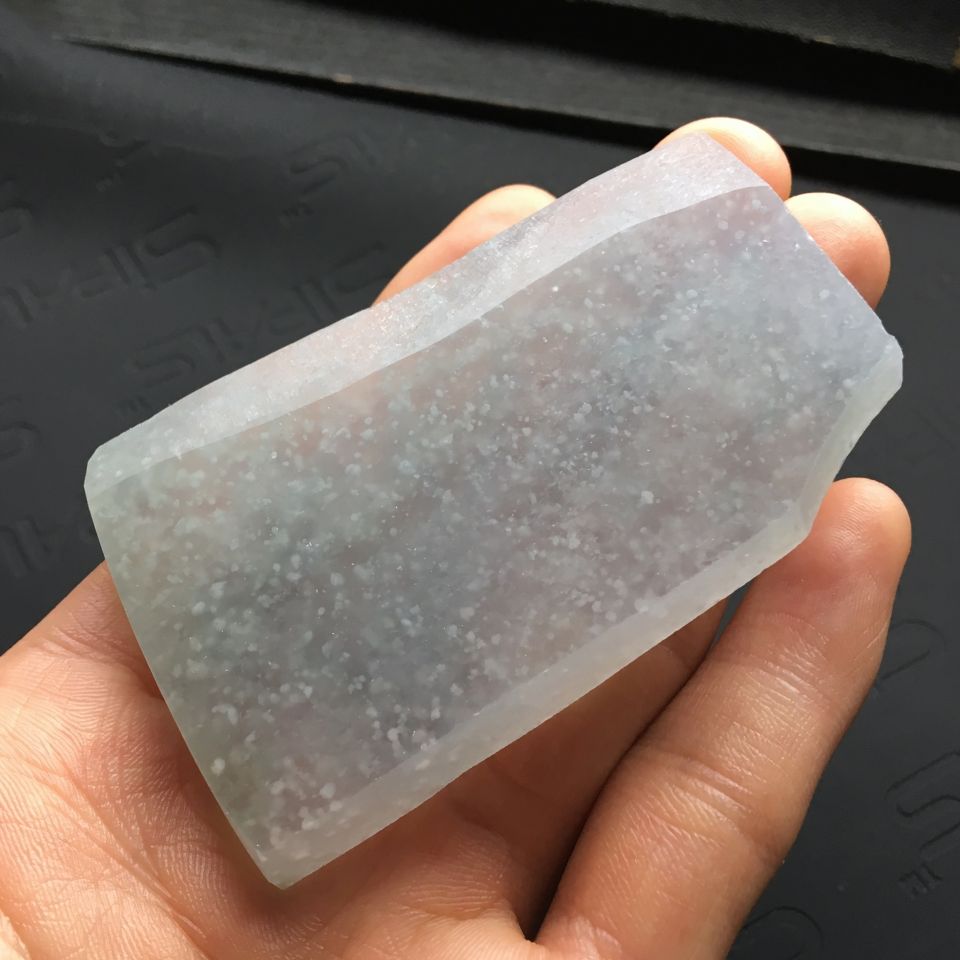 冰玻种淡晴水雪花棉翡翠片料