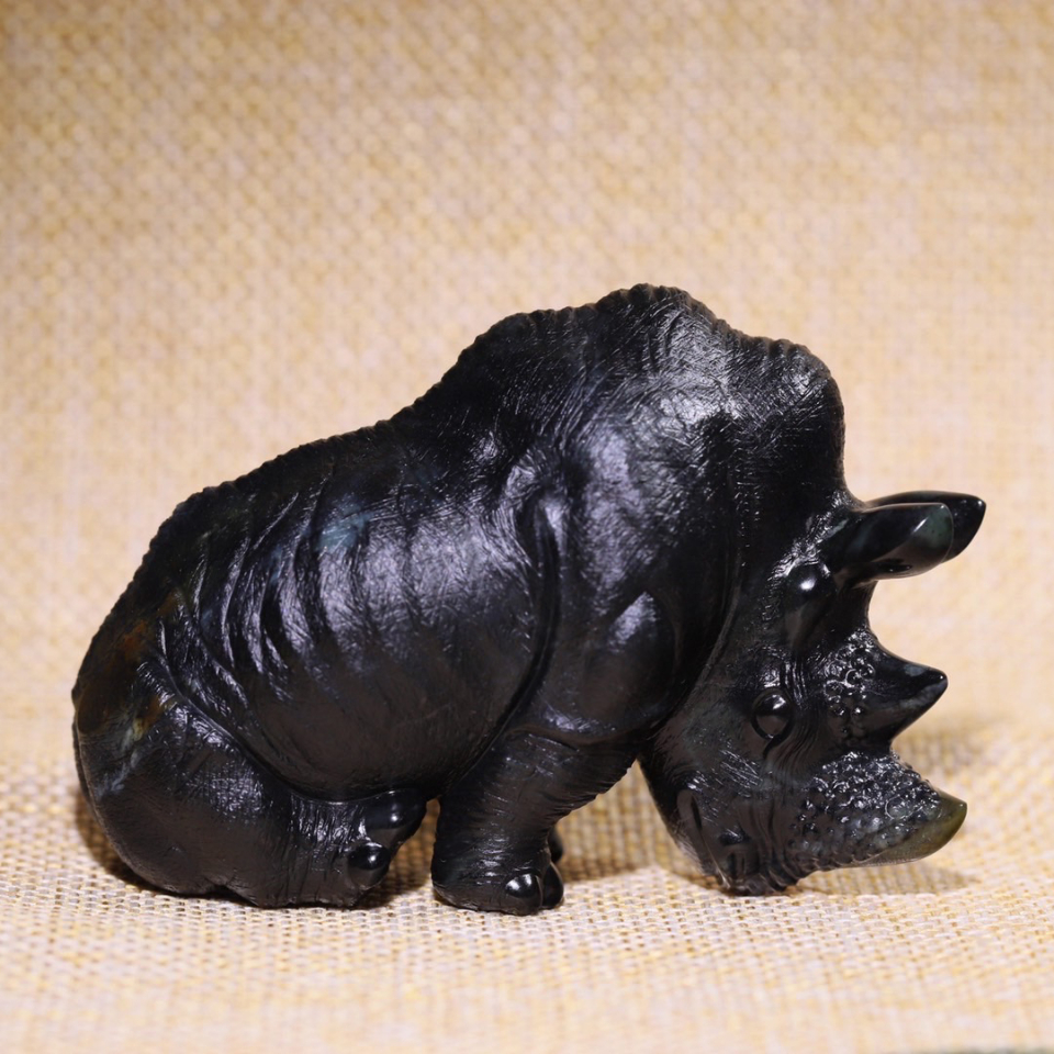 和田玉玉雕 犀牛